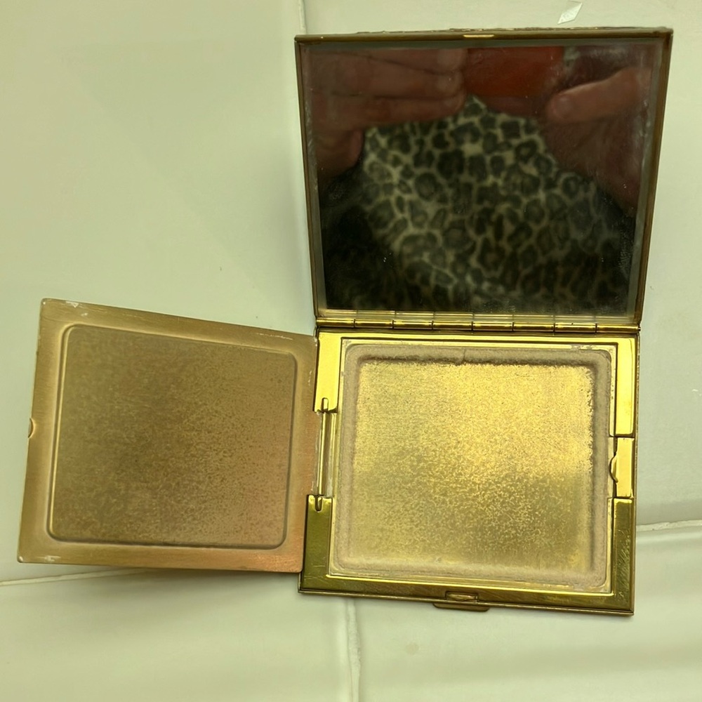 Vintage Rhinestone Compact - Picture 3 of 4